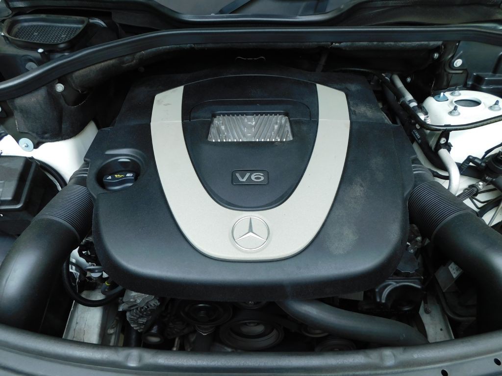 2010 Mercedes-Benz M-Class Image 36