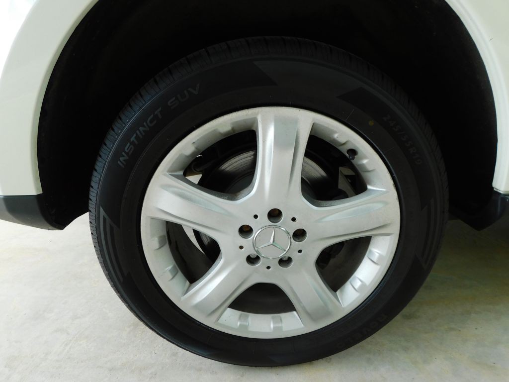 2010 Mercedes-Benz M-Class Image 39