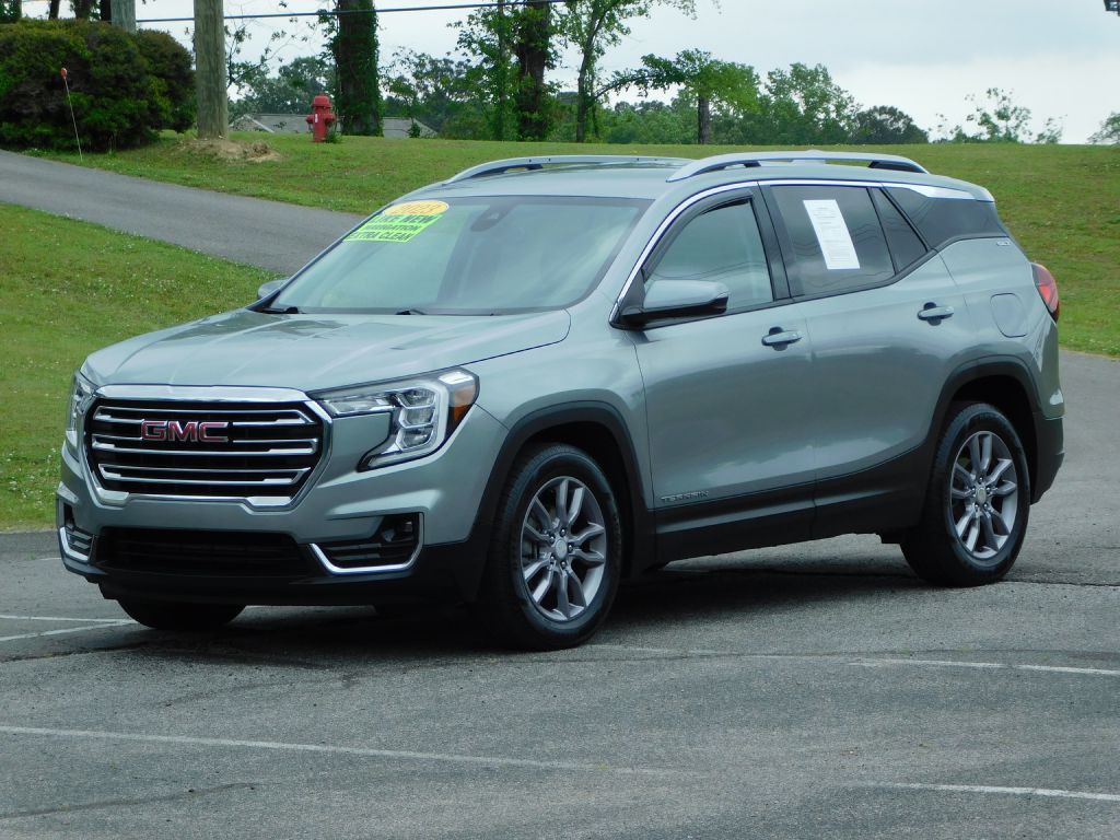 2023 GMC Terrain Image 2