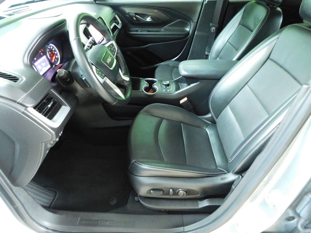 2023 GMC Terrain Image 8