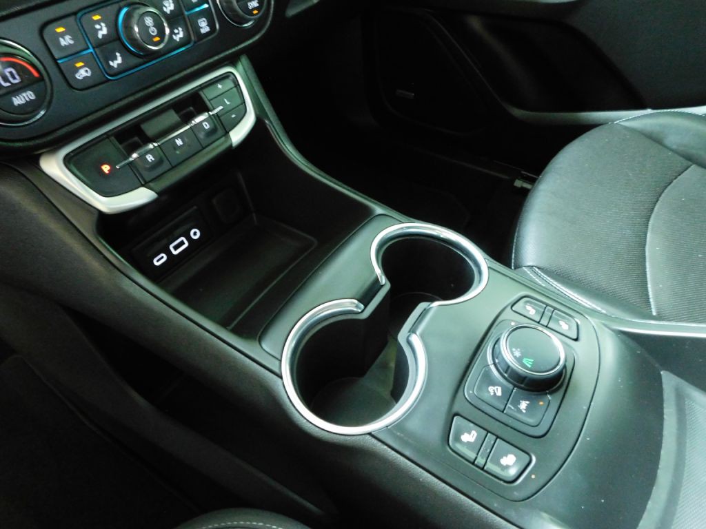 2023 GMC Terrain Image 18