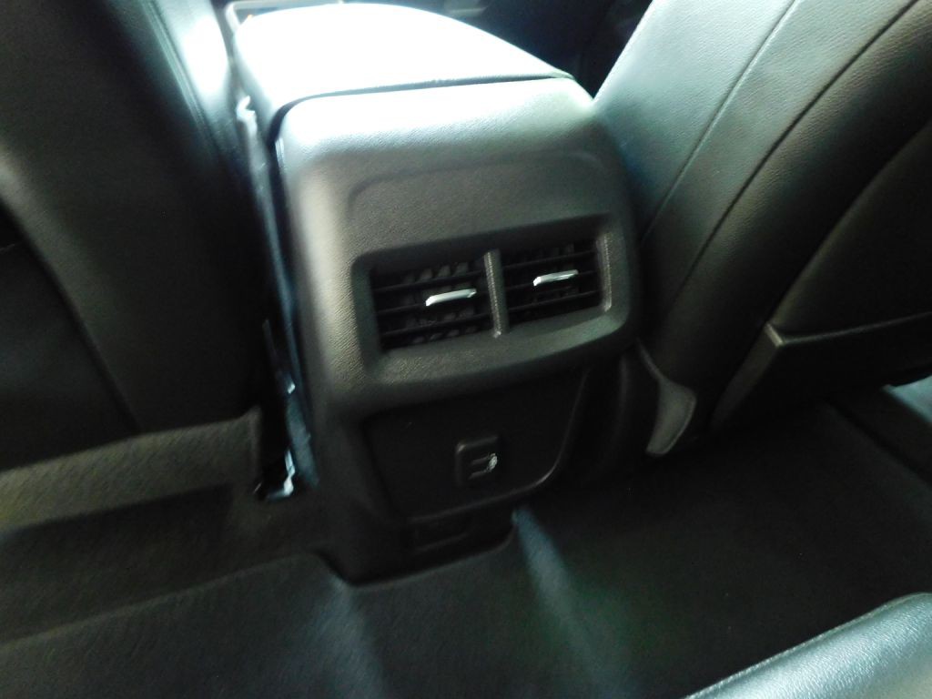 2023 GMC Terrain Image 25