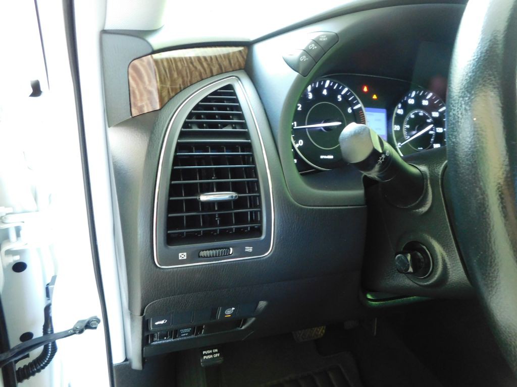 2018 Nissan Armada Image 12