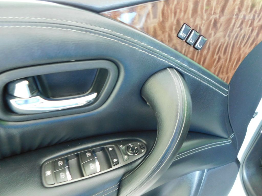 2018 Nissan Armada Image 24