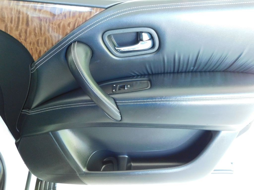 2018 Nissan Armada Image 38