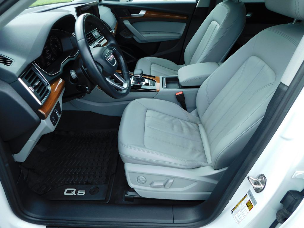 2022 Audi Q5 Image 7