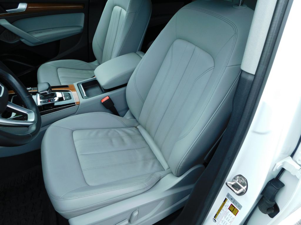 2022 Audi Q5 Image 8