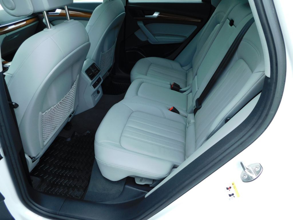 2022 Audi Q5 Image 25