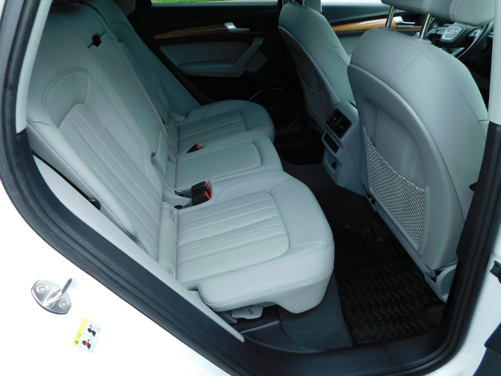 2022 Audi Q5 Image 32