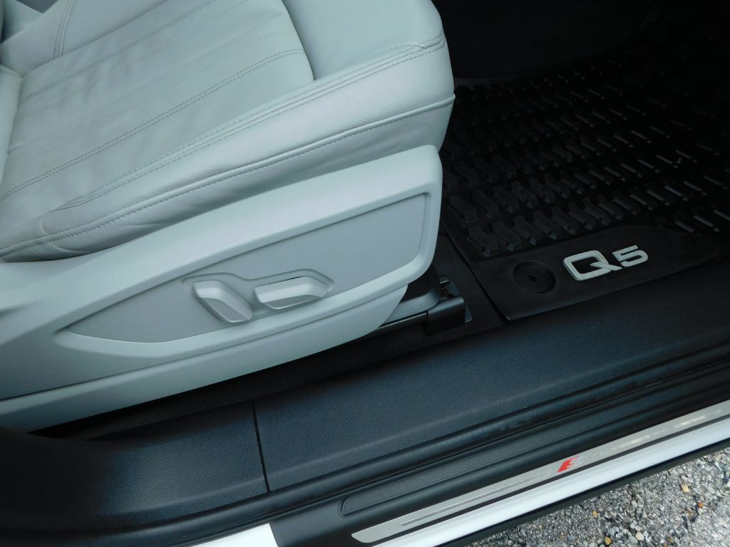 2022 Audi Q5 Image 35