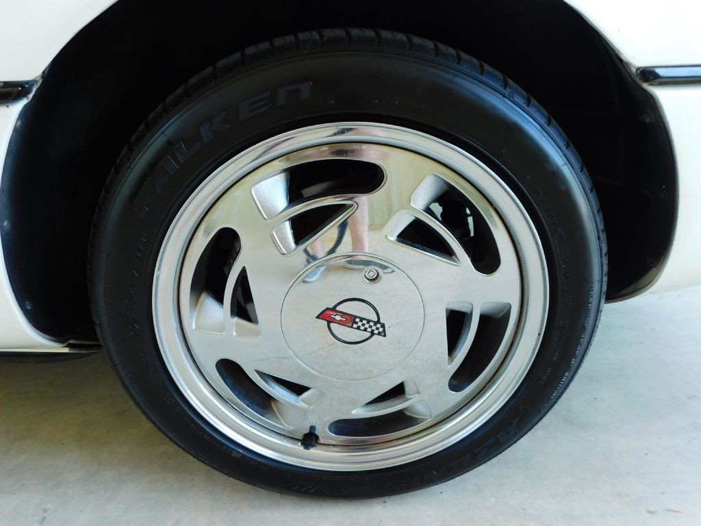 1989 Chevrolet Corvette Image 26