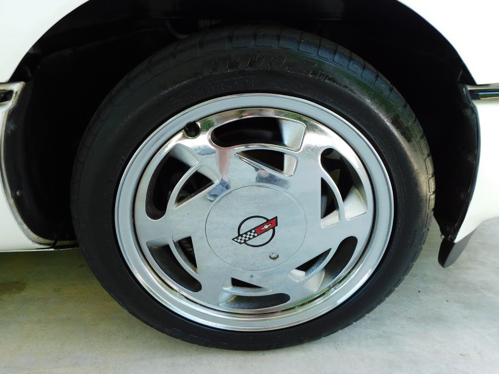 1989 Chevrolet Corvette Image 28