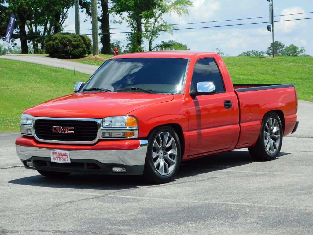 2002 GMC Sierra Image 2