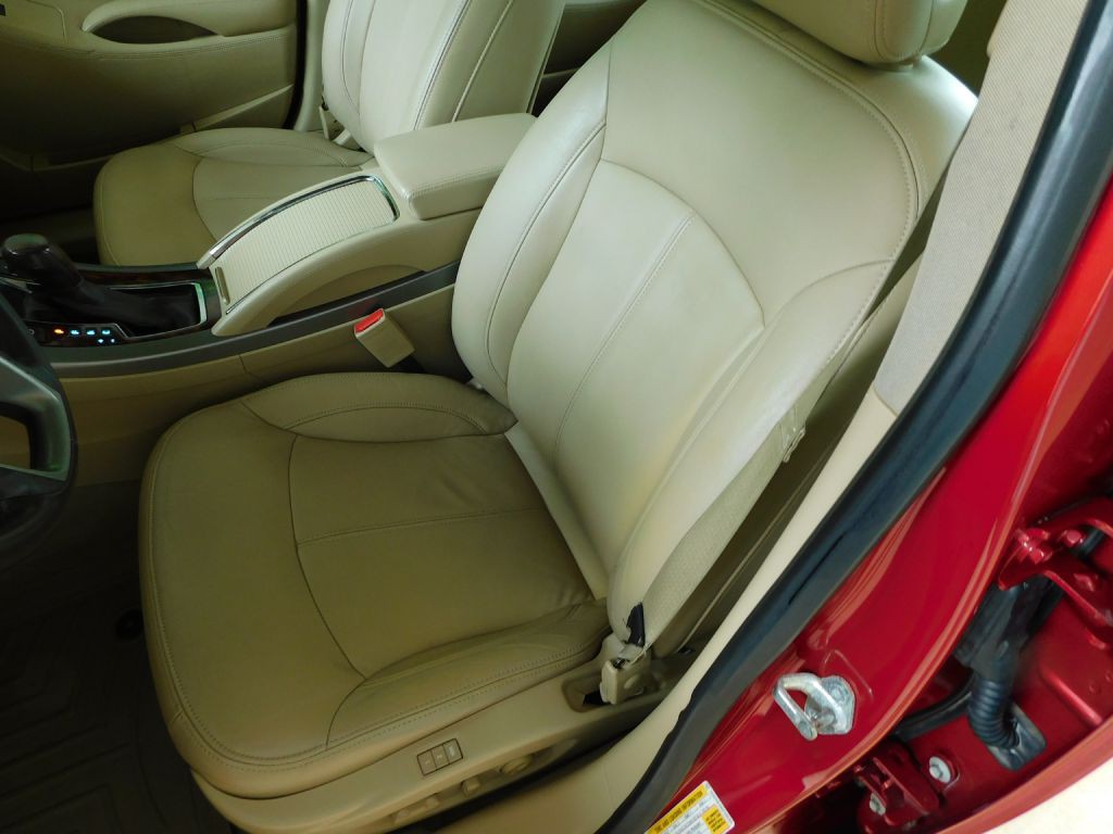 2013 Buick Lacrosse Image 9