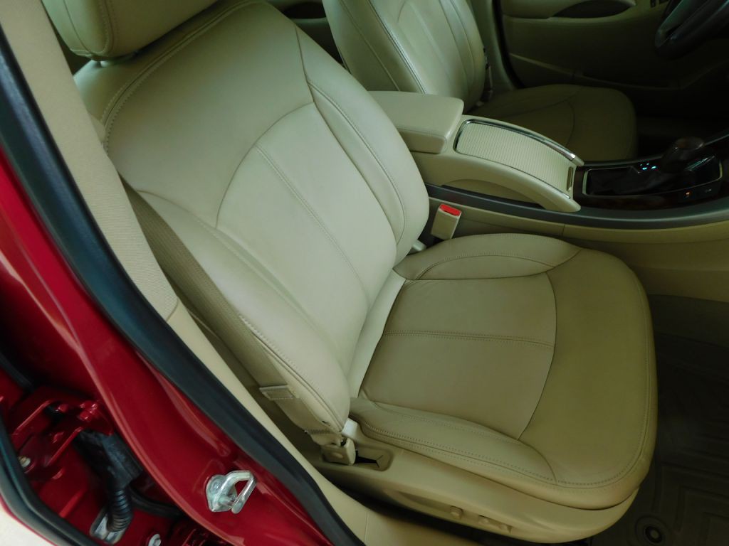 2013 Buick Lacrosse Image 28