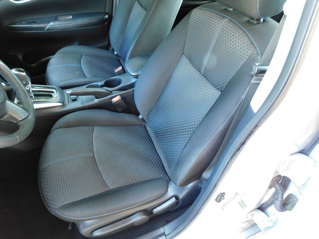 2016 Nissan Sentra Image 8