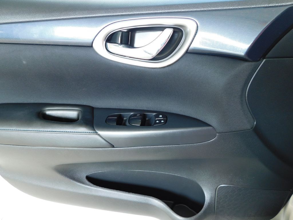 2016 Nissan Sentra Image 20