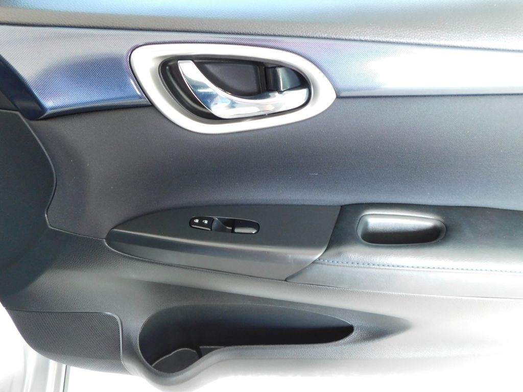2016 Nissan Sentra Image 29