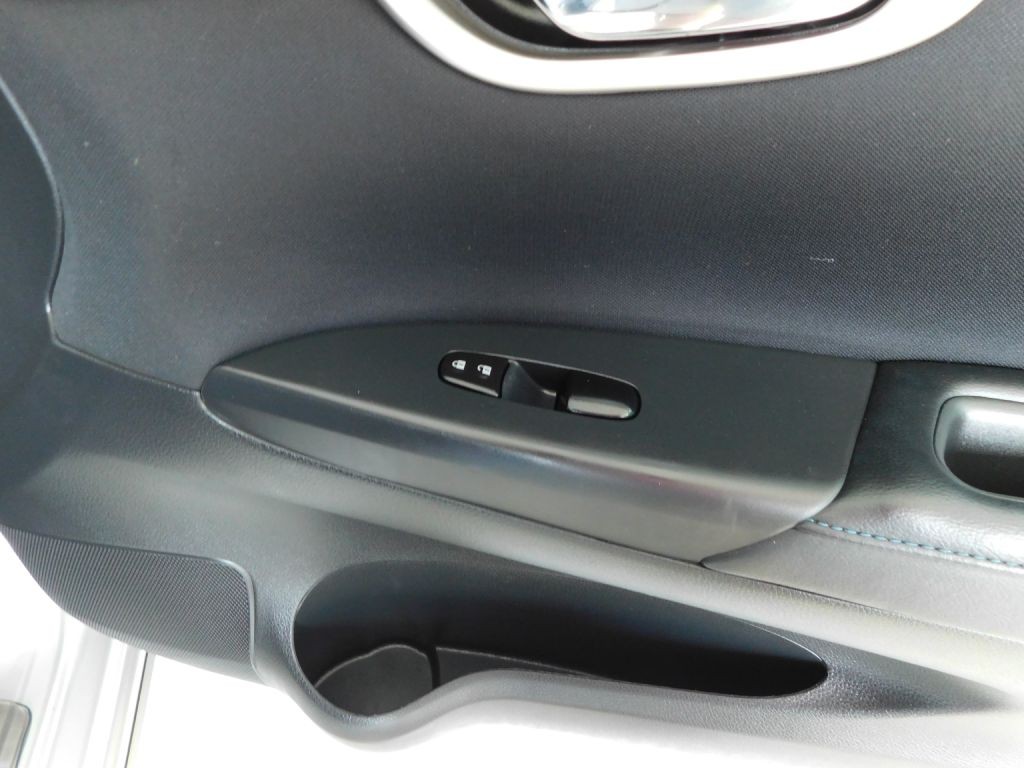 2016 Nissan Sentra Image 30