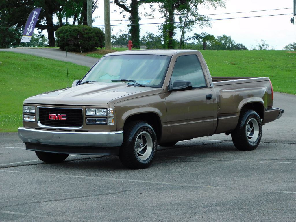 1995 GMC Sierra Image 2
