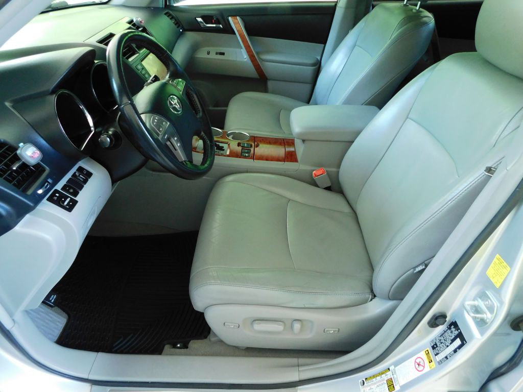 2010 Toyota Highlander Image 7