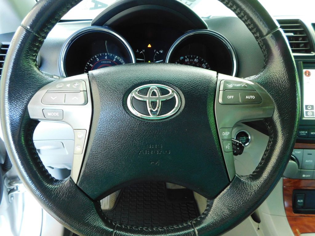 2010 Toyota Highlander Image 11
