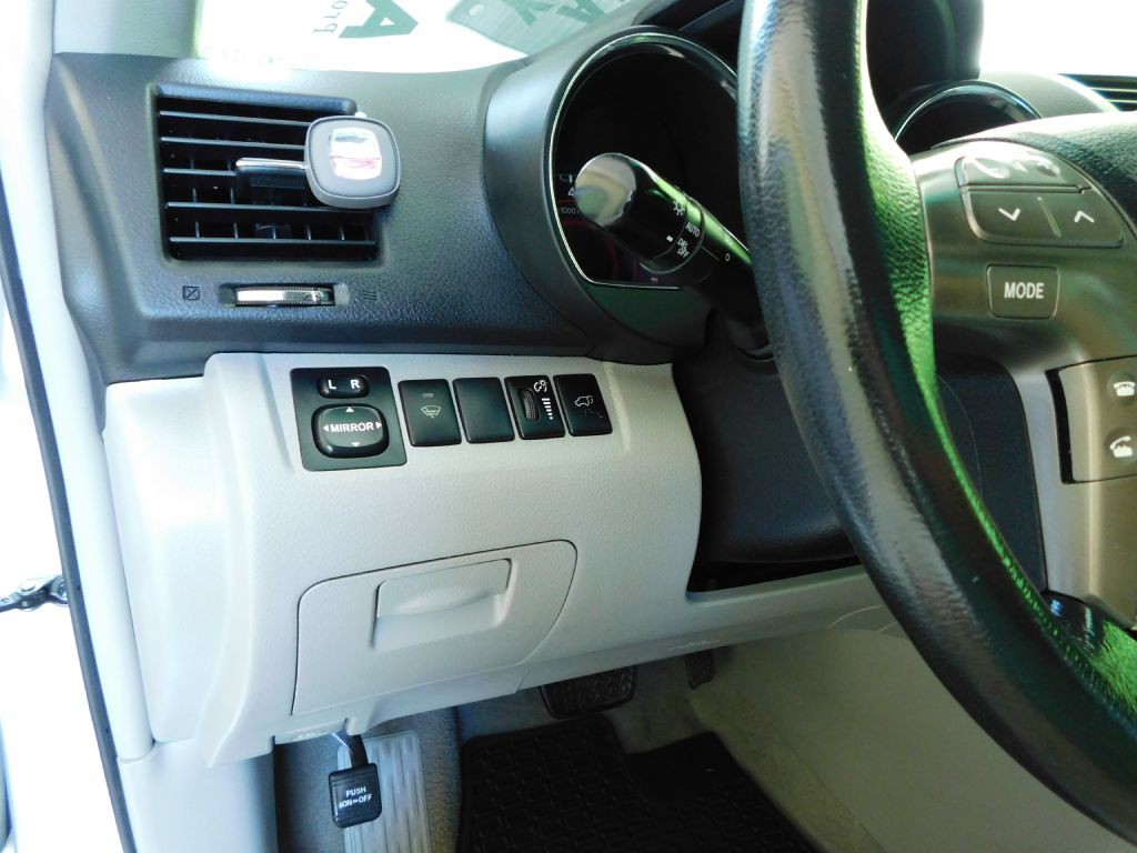 2010 Toyota Highlander Image 12