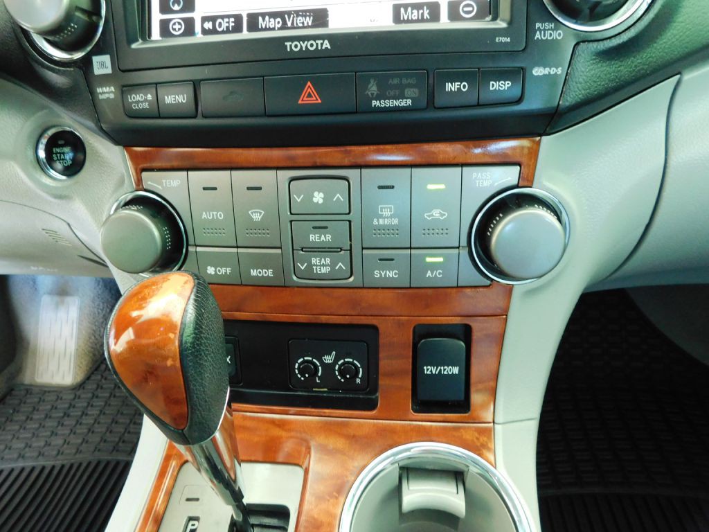 2010 Toyota Highlander Image 16