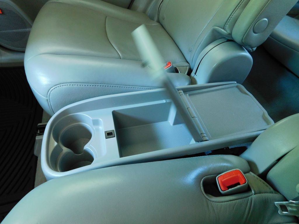 2010 Toyota Highlander Image 28