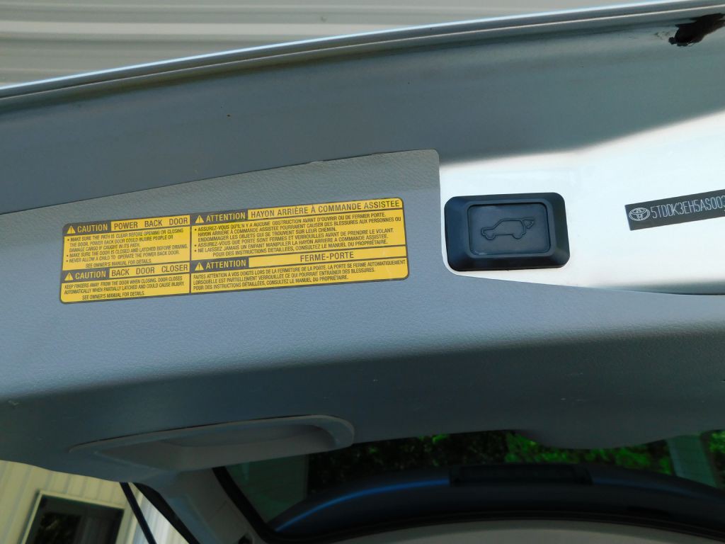 2010 Toyota Highlander Image 31