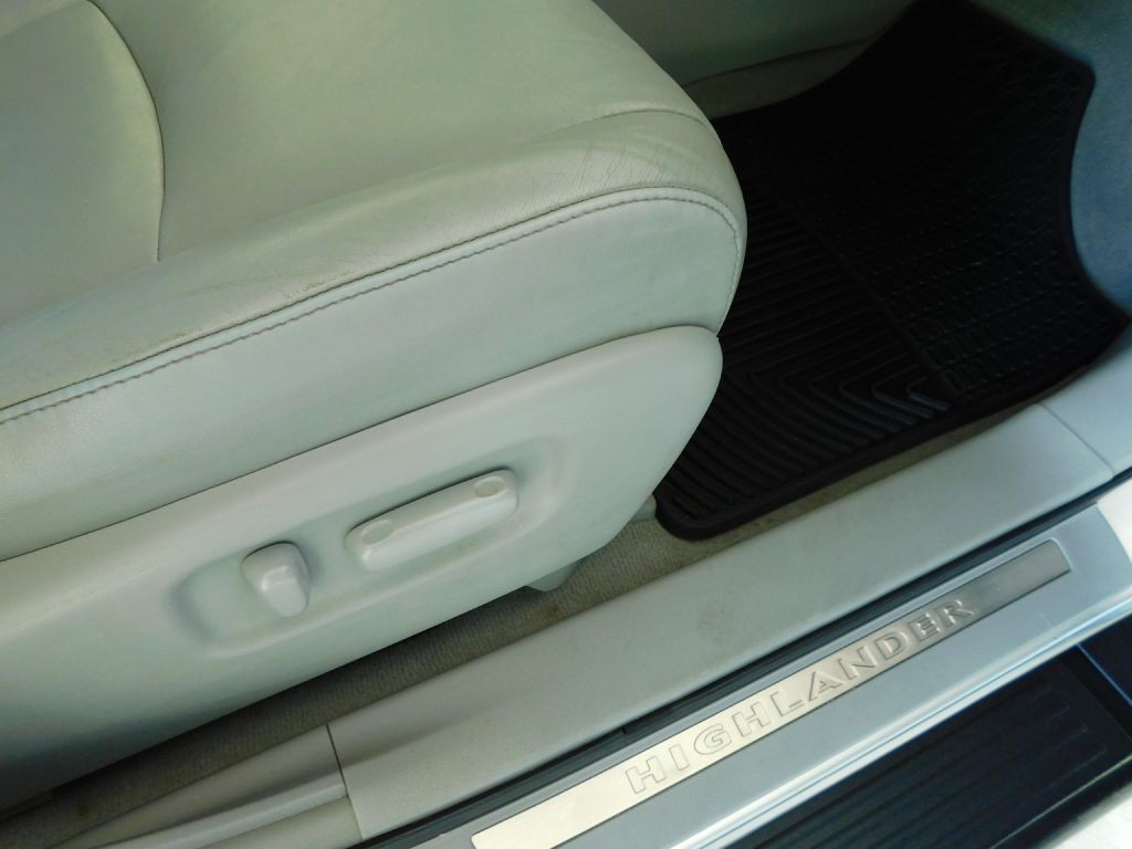 2010 Toyota Highlander Image 36