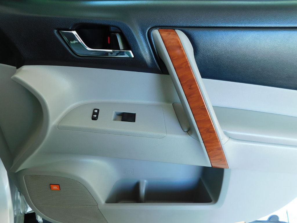 2010 Toyota Highlander Image 37