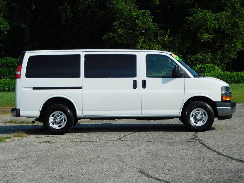 2020 Chevrolet Express Image 4