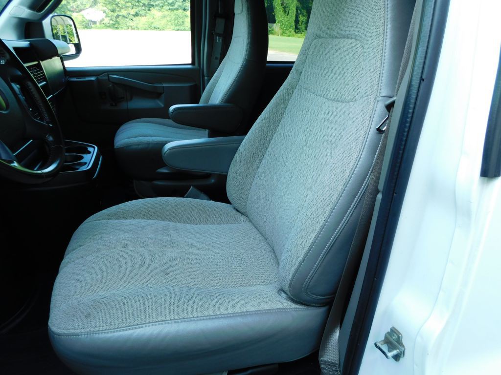 2020 Chevrolet Express Image 9