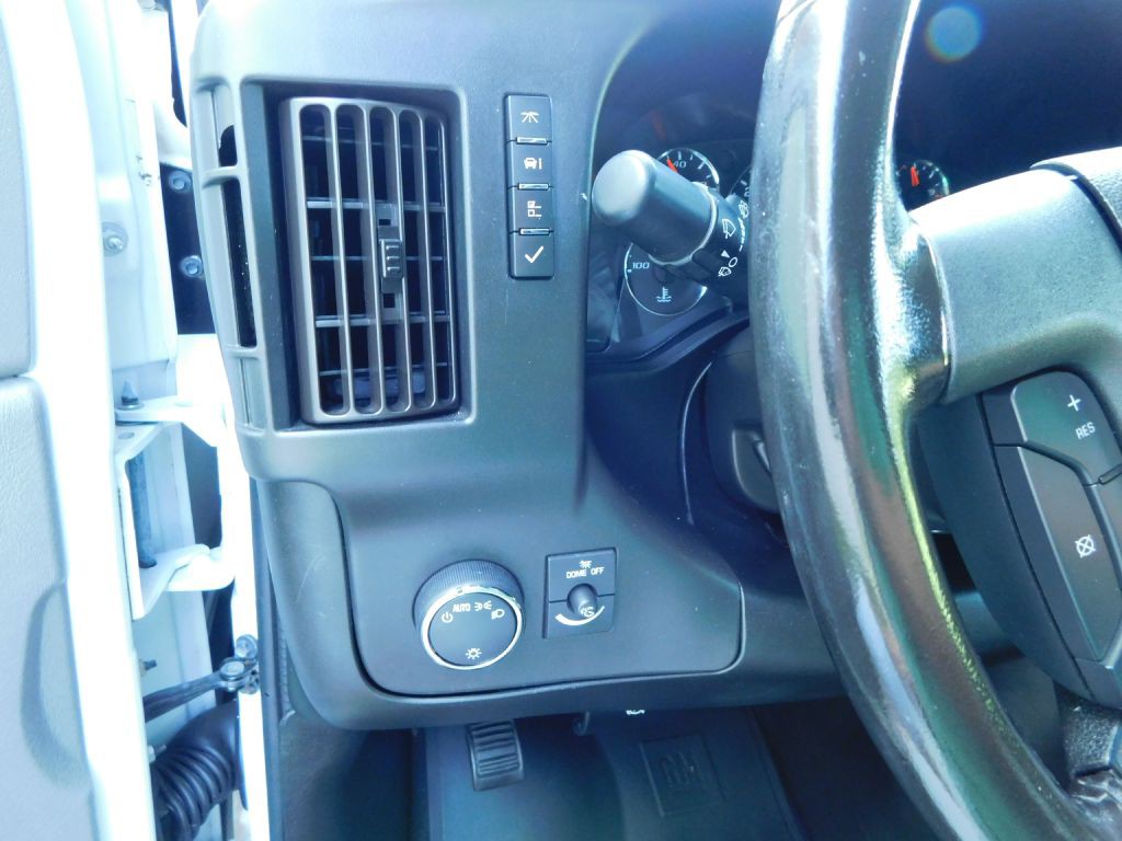 2020 Chevrolet Express Image 12
