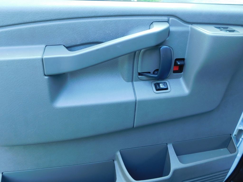 2020 Chevrolet Express Image 17