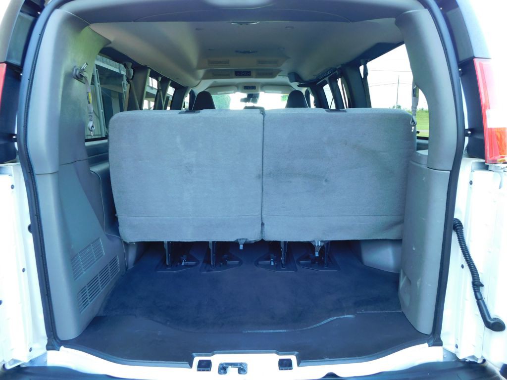 2020 Chevrolet Express Image 19