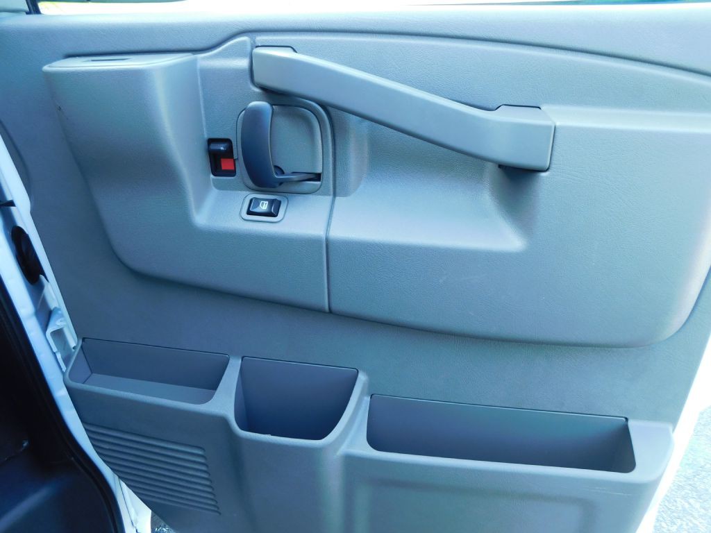 2020 Chevrolet Express Image 26