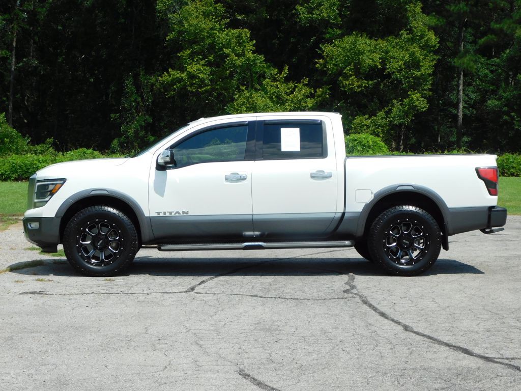 2021 Nissan Titan Image 4