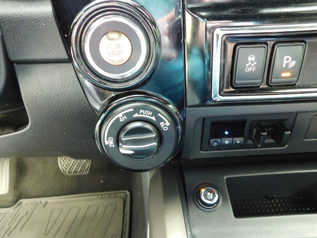 2021 Nissan Titan Image 18