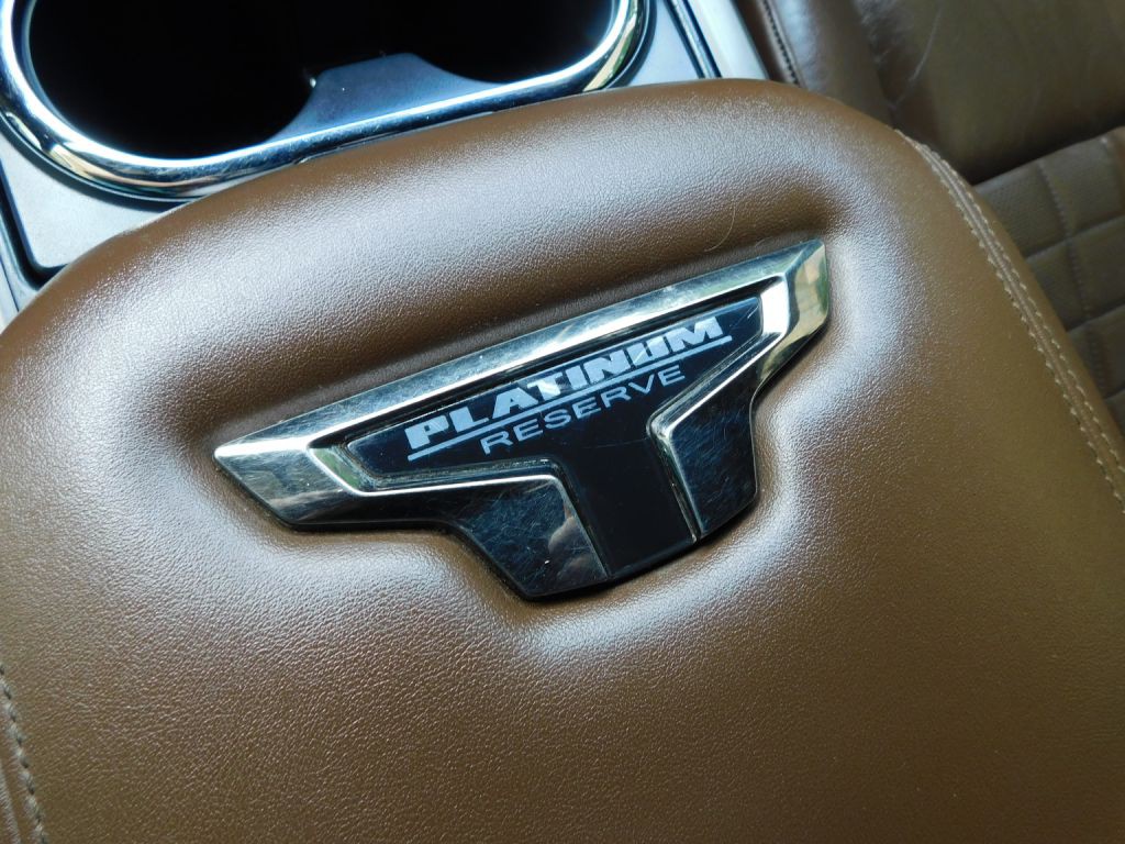 2021 Nissan Titan Image 21