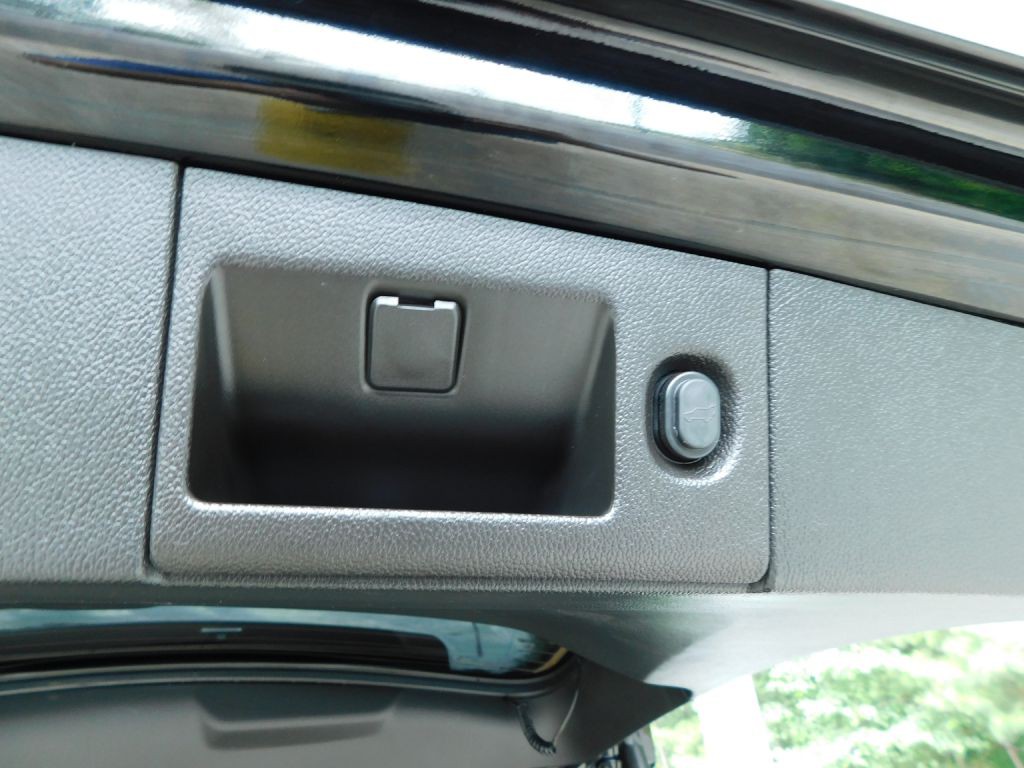 2015 Chevrolet Tahoe Image 28