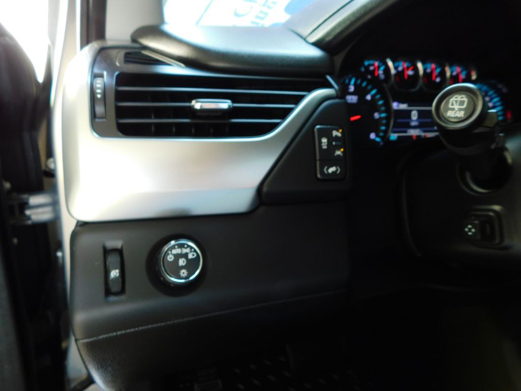 2017 Chevrolet Tahoe Image 12