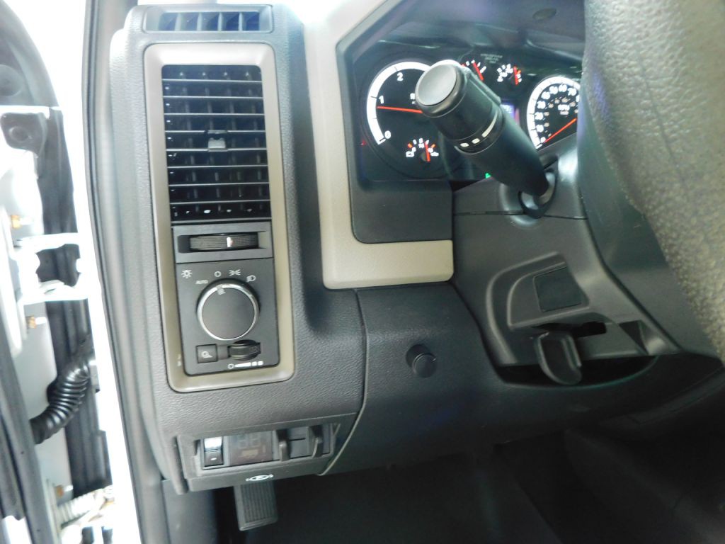 2012 Dodge Ram 3500 Image 11