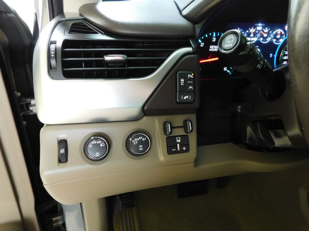 2017 Chevrolet Tahoe Image 12