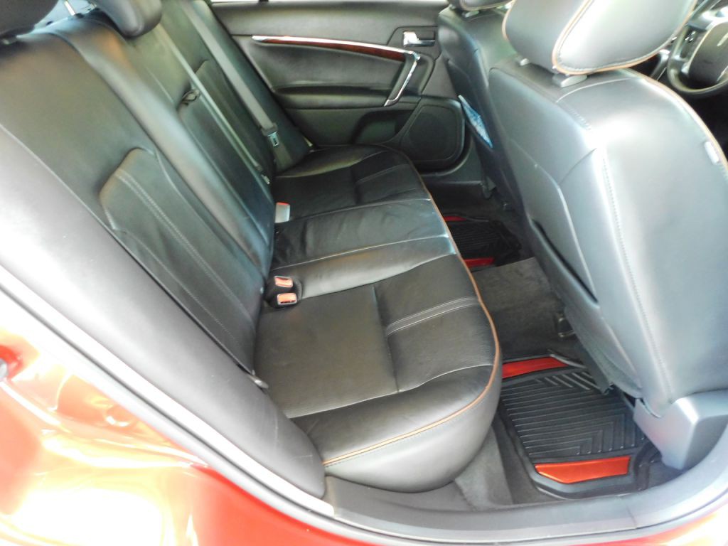 2011 Lincoln MKZ Image 25