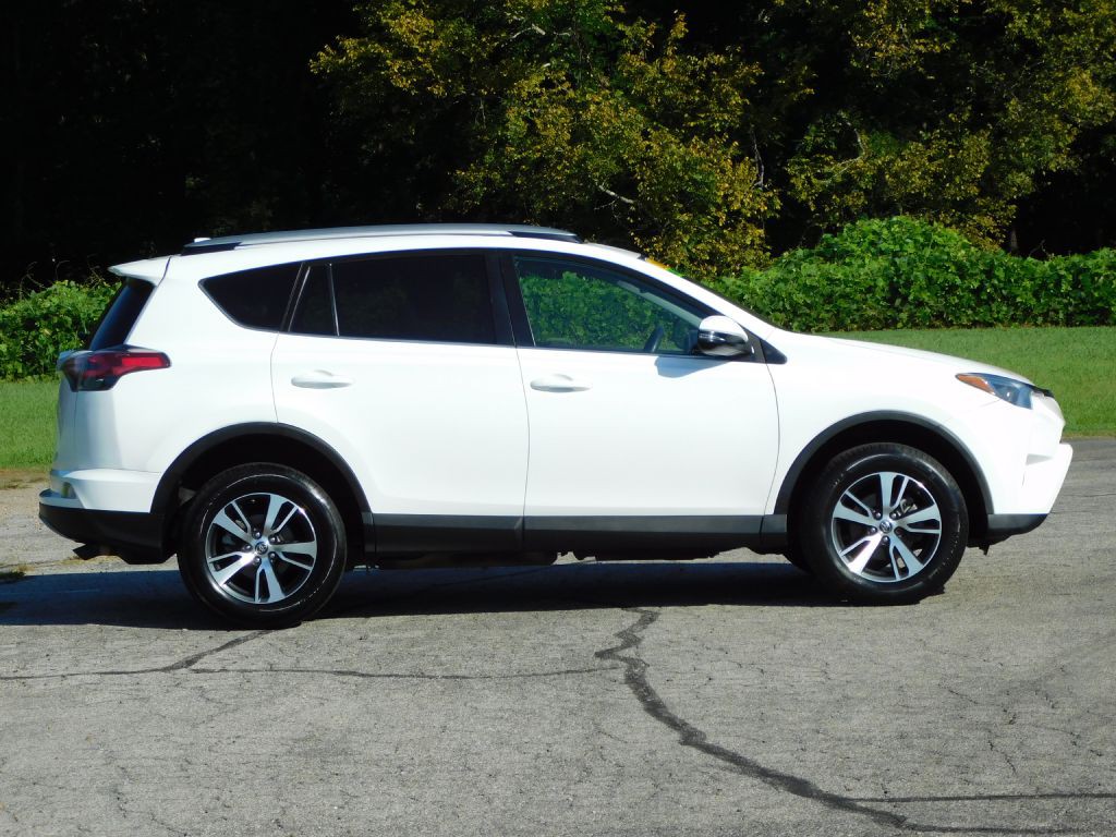 2018 Toyota Rav4 Image 3