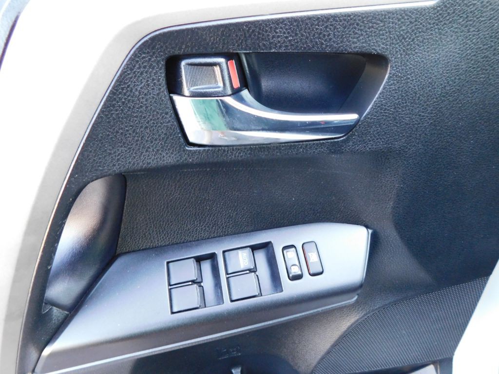 2018 Toyota Rav4 Image 23