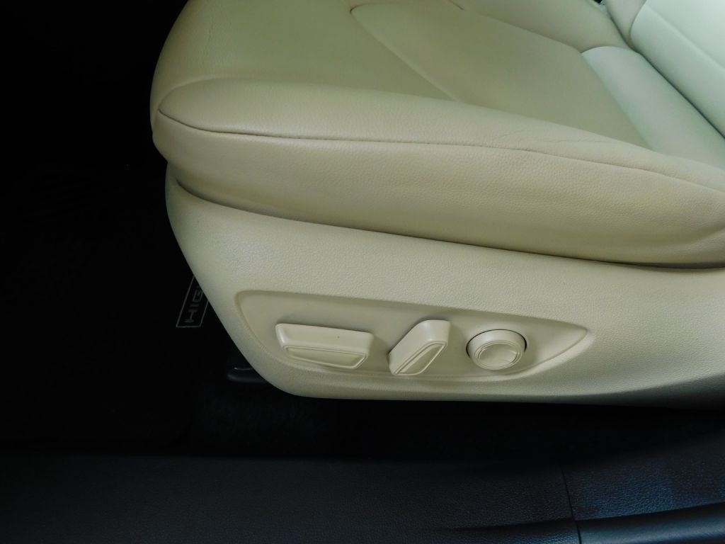 2021 Toyota Highlander Image 9