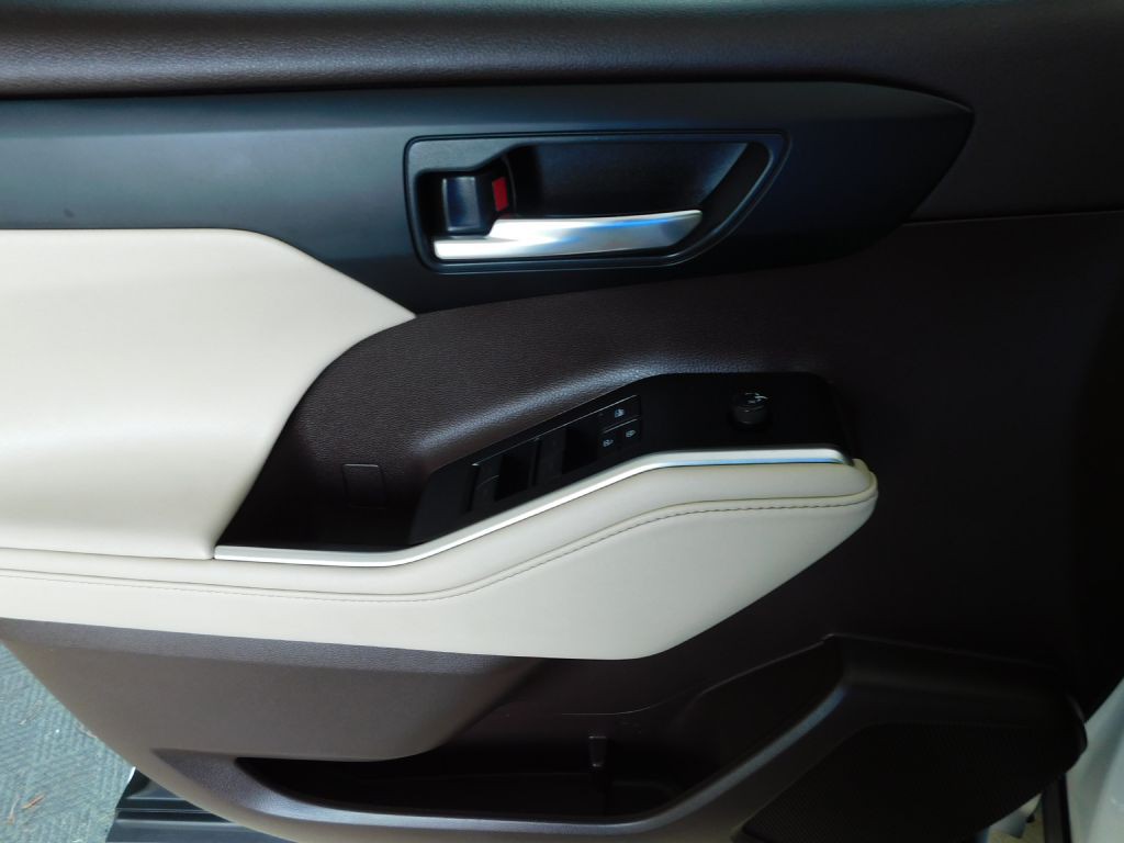 2021 Toyota Highlander Image 22